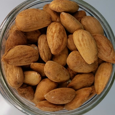 Amandes crues, pré-germées et déshydratées