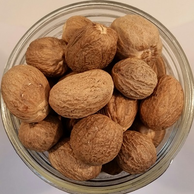 Noix de muscade entière biologique et équitable
