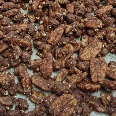 Mélange énergie - pacanes et mûres blanches cacao crue et maca le déshydraté et croustillant.