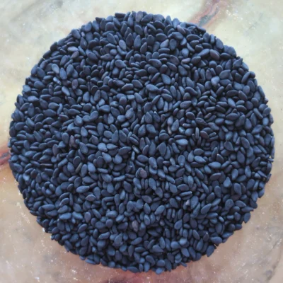 graines de sesame noires dans un bol